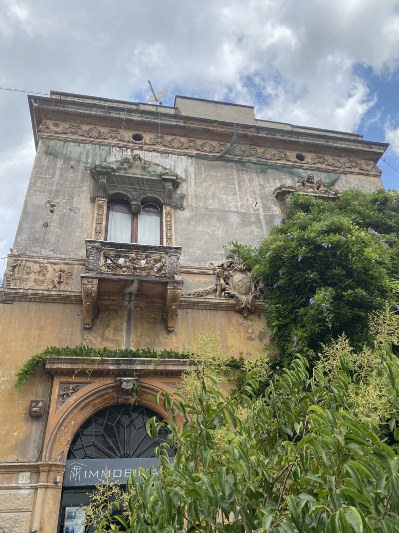 Edificio storico - Palazzo Decorato di Via Tiburtina 205