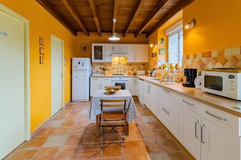 Ideal for family of four / idéal pour famille de 4 personnes