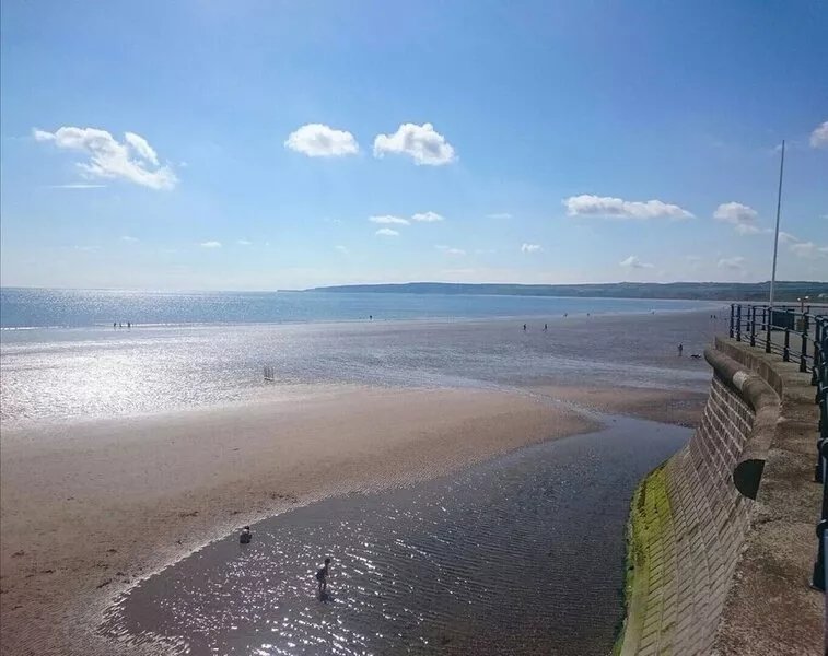 LOBSTER POT COTTAGE is a Beautiful 2 Bedroomed Cottage.