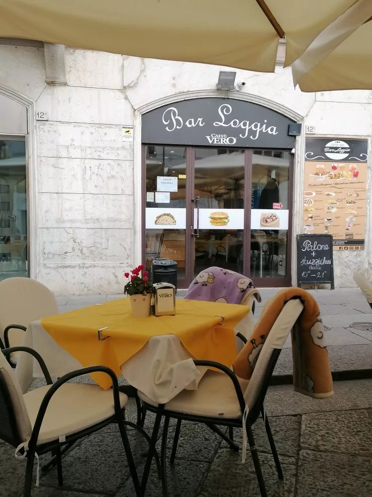 Bar Loggia