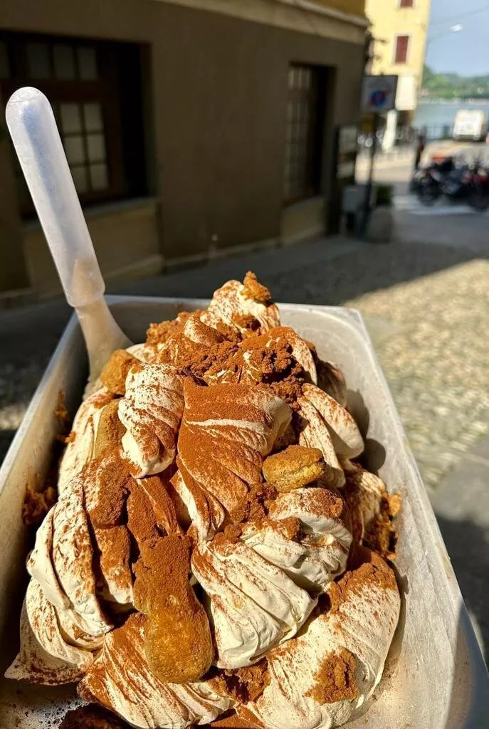 Gelateria del lago Arona