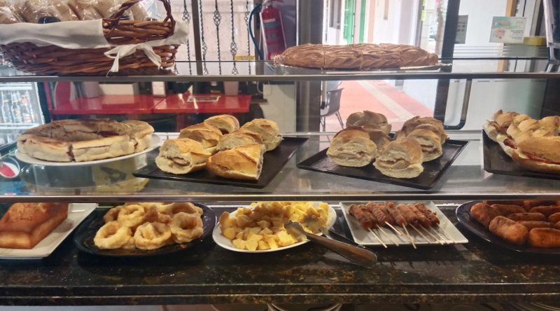 Los Arcos Cafeteria