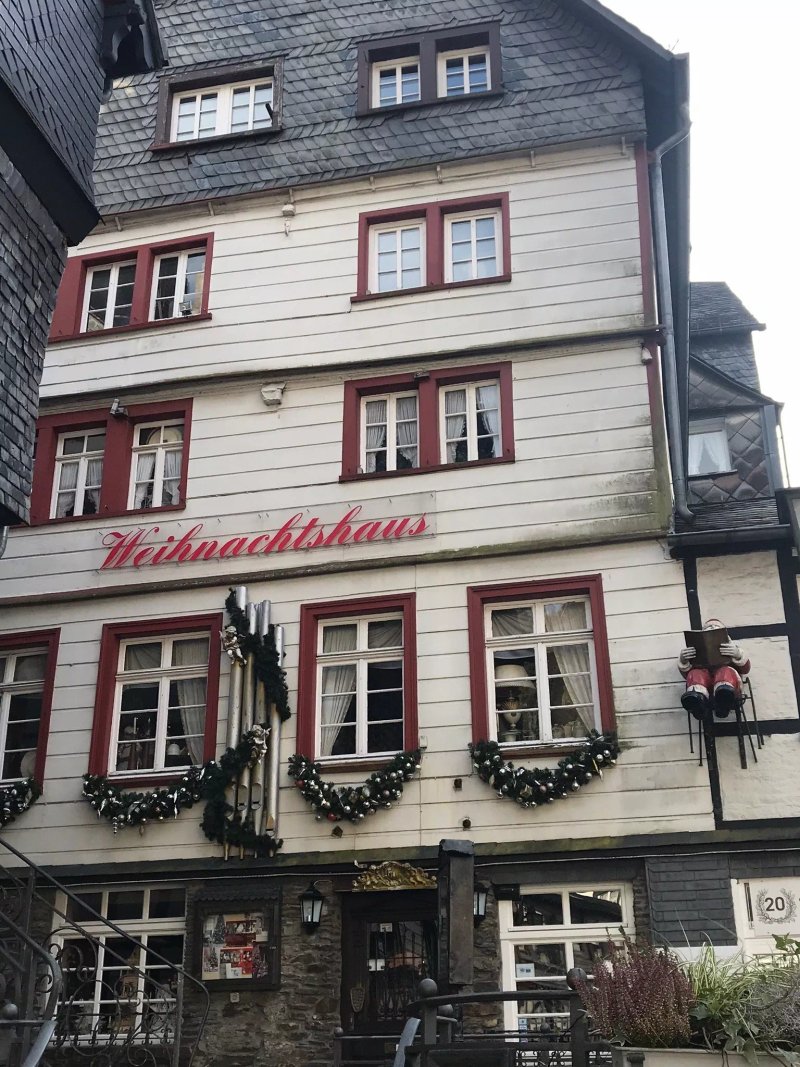 Hier & Jetzt In Monschau City