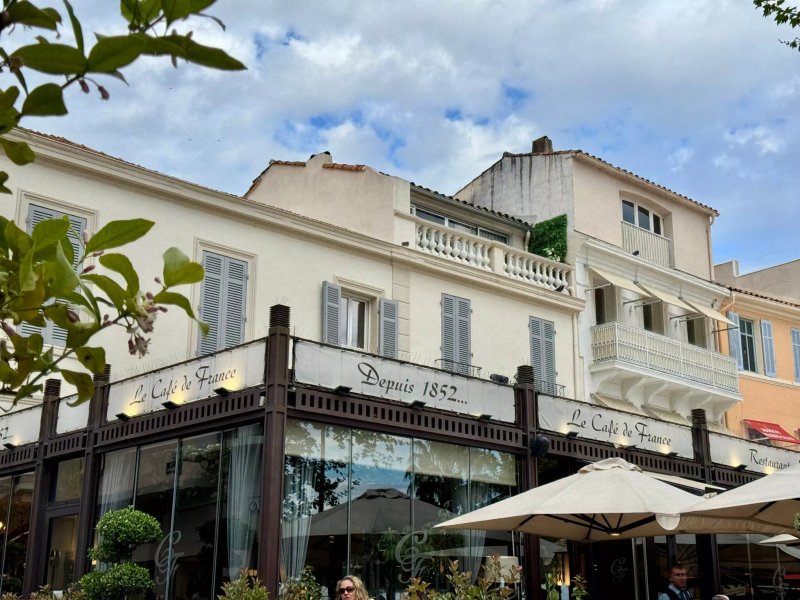 Le Cafe de France