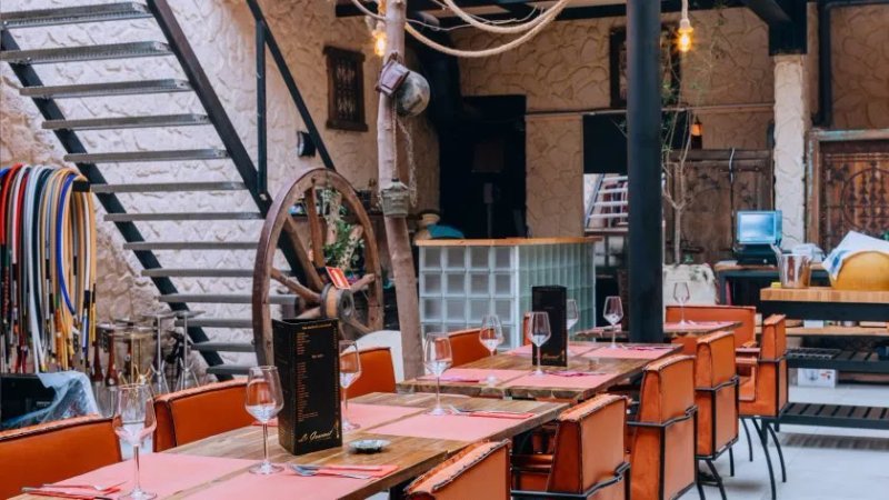 Le Gourmet Resto Lounge