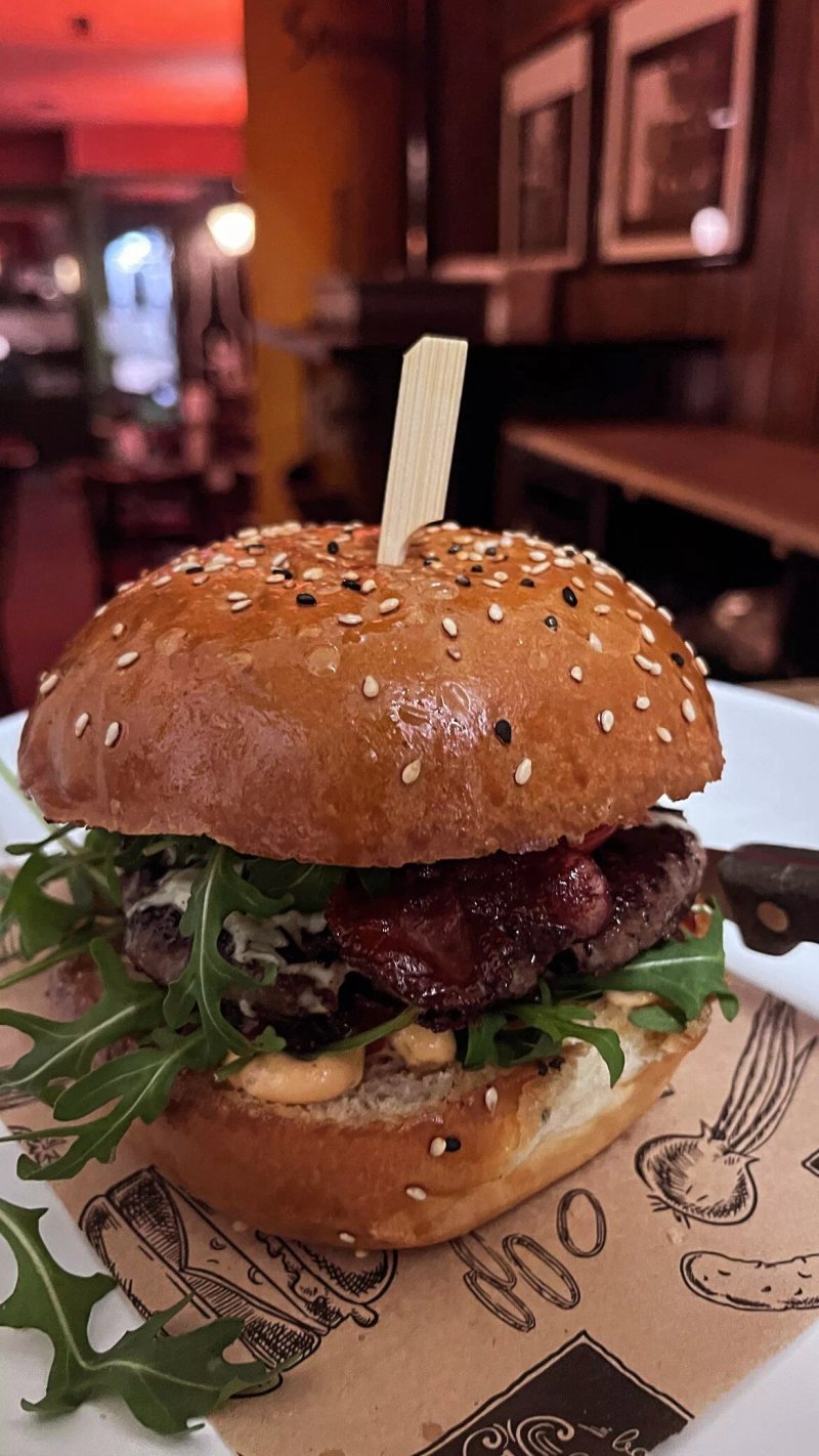 Cheers - Burger & Beer