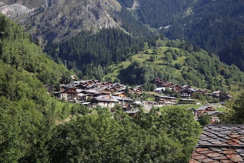 Chalet in Champagny-en-Vanoise, skiing domain of La Plagne, Terrace, Parking