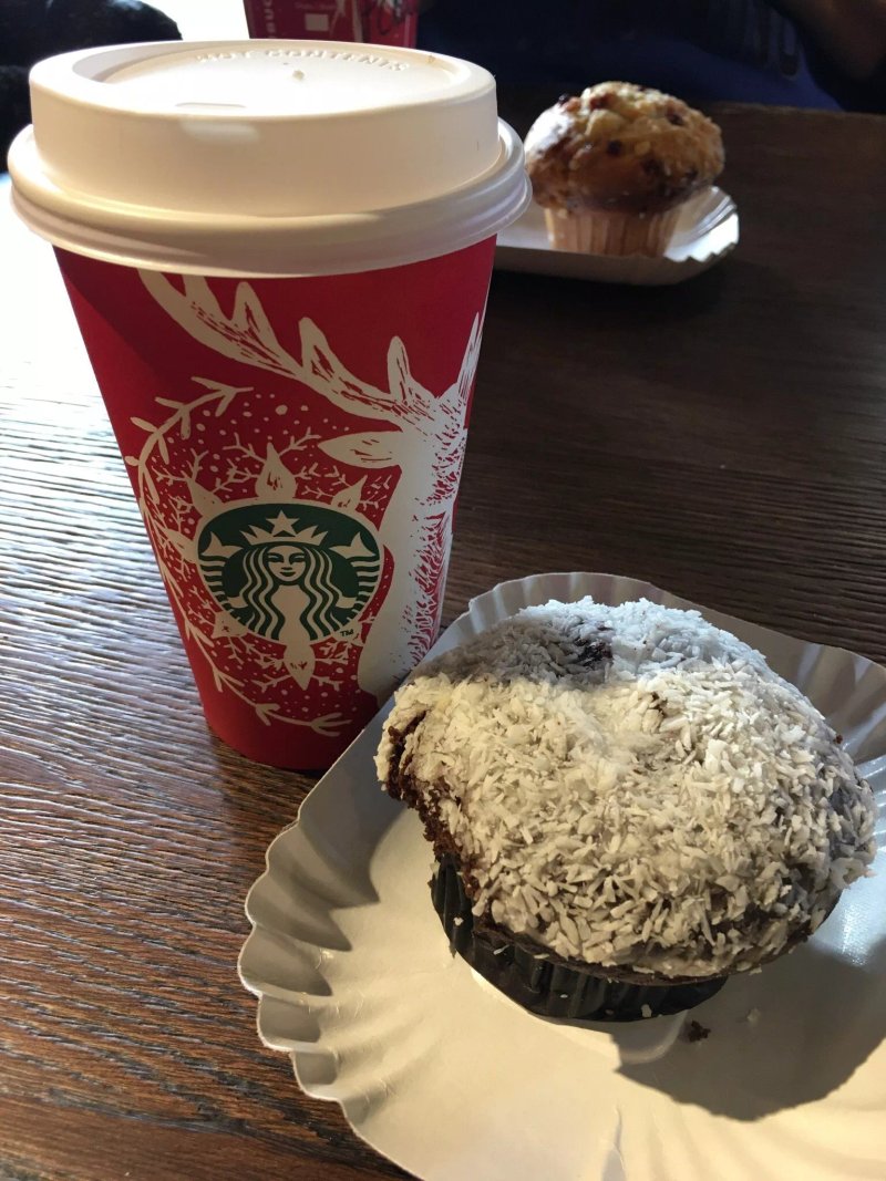 Starbucks La Vallee Village