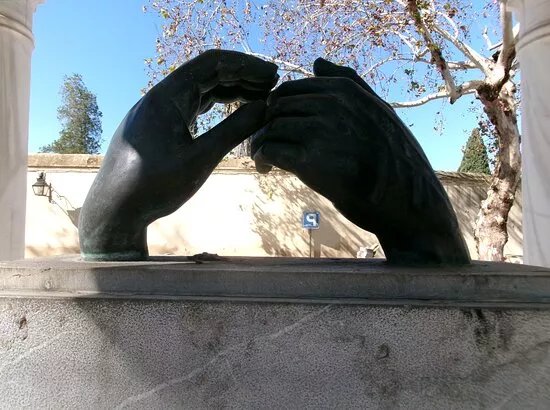 Monument to the Lovers