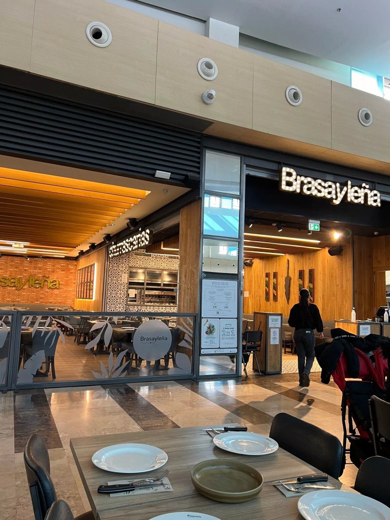 Brasa Y Lena