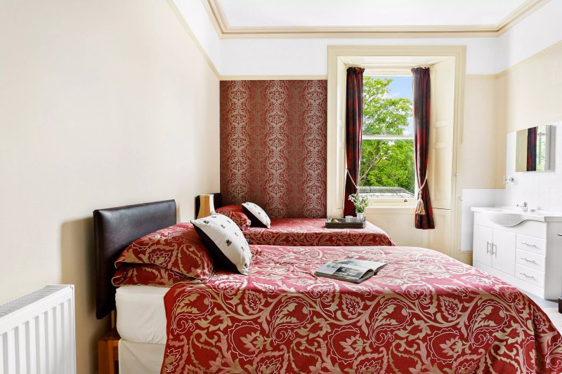 Vomero Holiday Apartments, Torquay