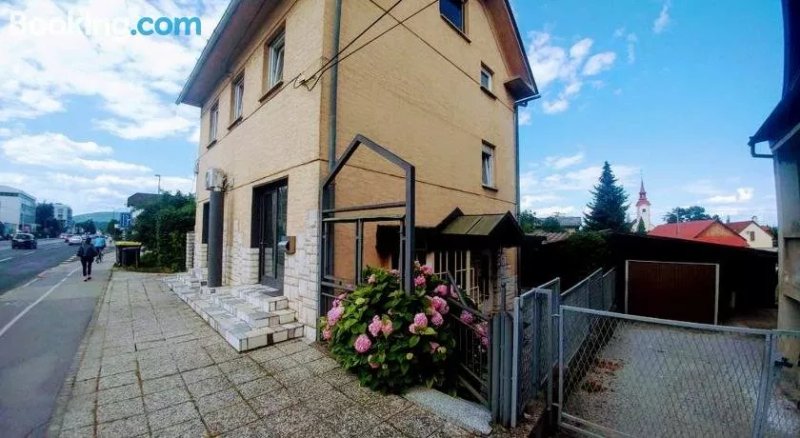 Scenic House