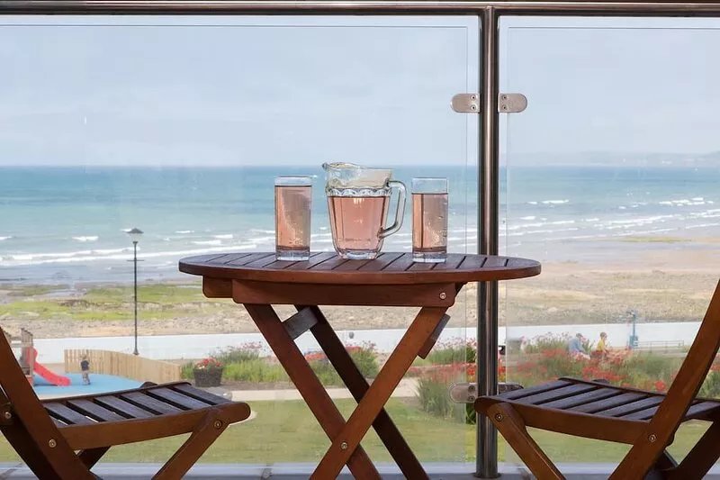 Apartment 5 Latitude 51 Westward Ho!