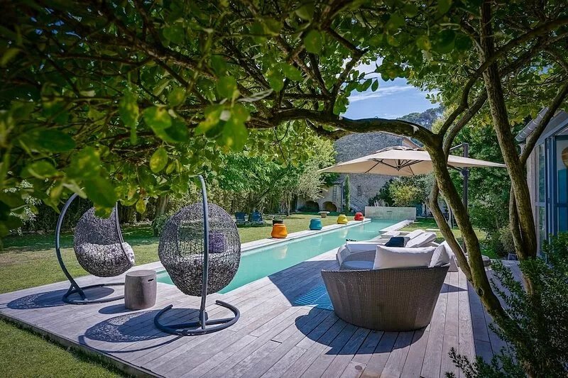 Mas de caractère in medieval village with swimming pool, in large wooded garden