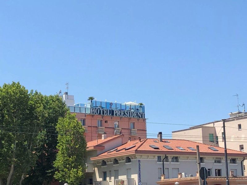 Hotel President