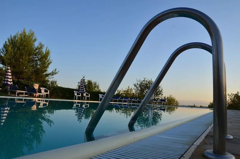 FARM-POOL. APARTMENT 5 + 2 pers. 2 BEDROOMS 2 BATHROOMS