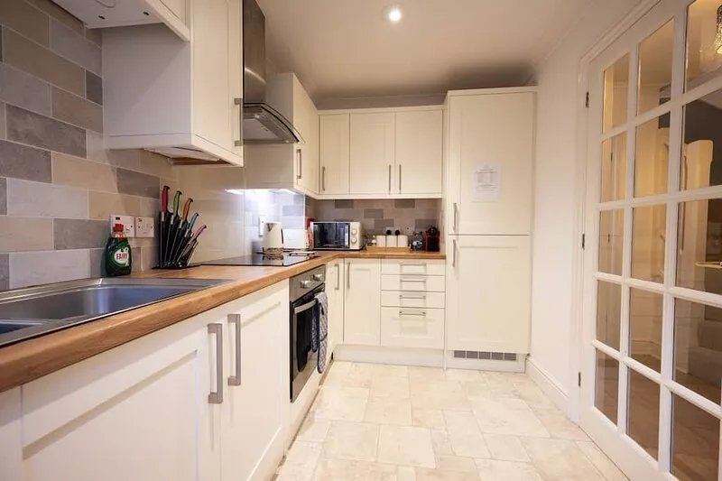 Charming City Centre house with Parking