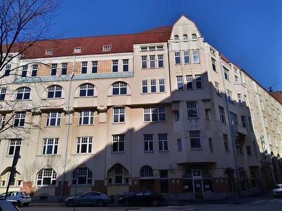 Lhminen Nousee Roskalaatikosta