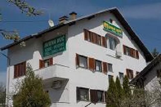 Private Accomodation Mirna Noc