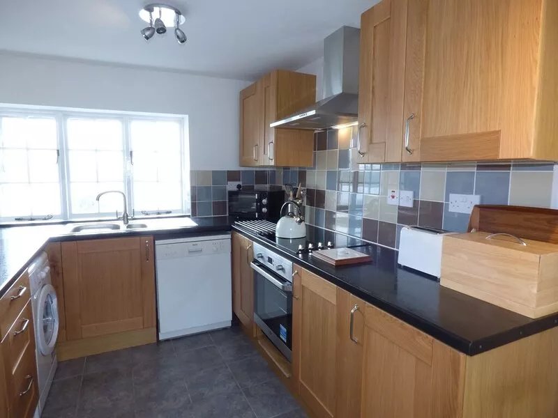 FFYNNON GOWER, family friendly, character holiday cottage in Bala