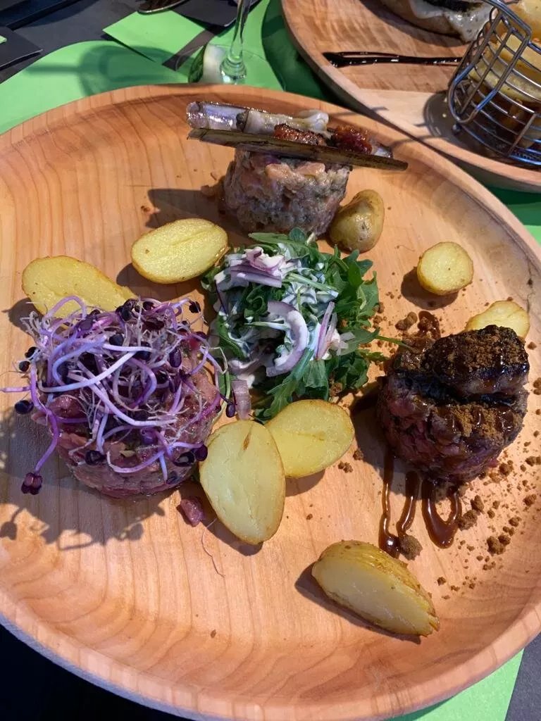 Carnotus Resto Bar