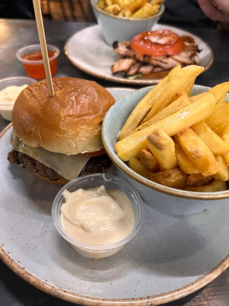 Handmade Burger Co