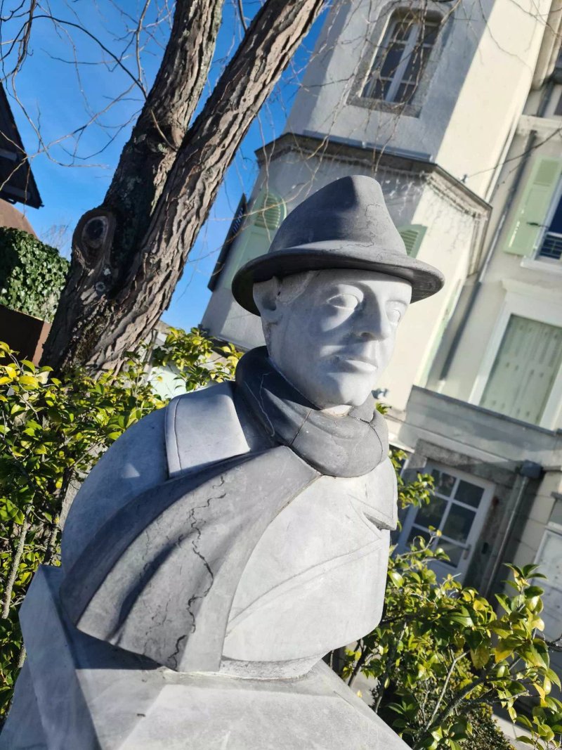 Buste de Jean Moulin