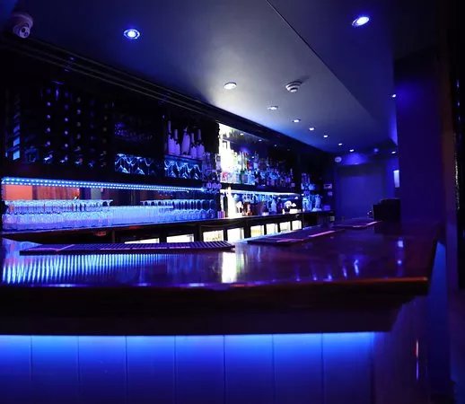 Leman Bar and Lounge