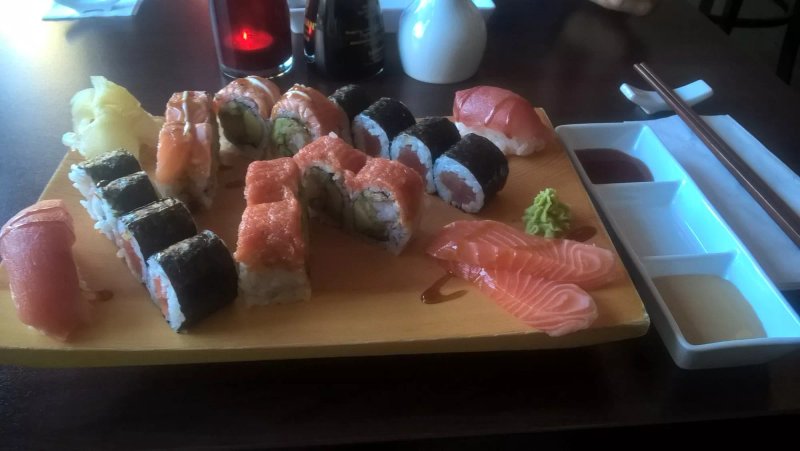 Cross Sushi