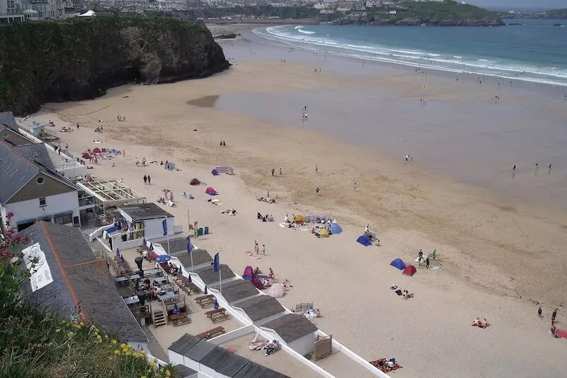 Family Holiday Home, Very Close to Beach, in Quiet Road. Private Garden.