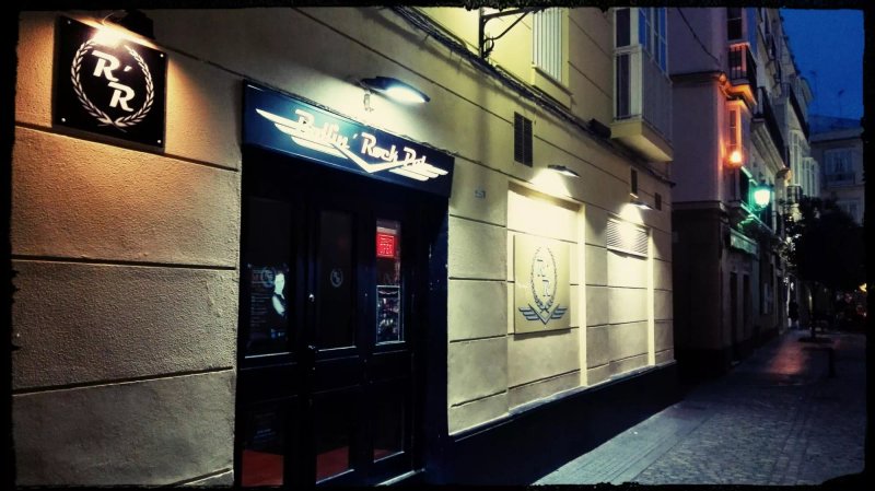 Rolling Rock Pub