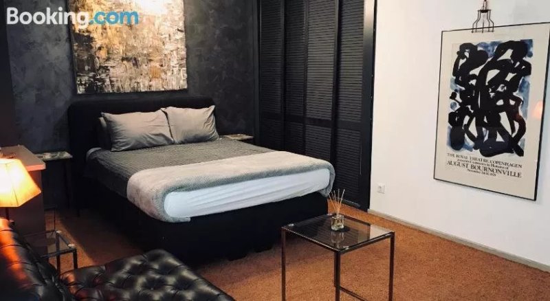 Enthusiast Apart Hotel