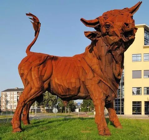 Sculptuur De Stier