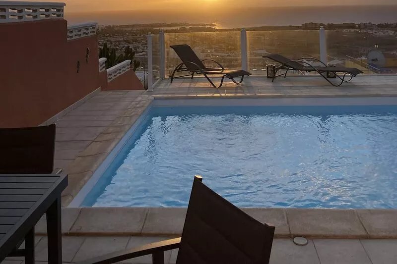 Beautiful villa with spectacular views across Caleta.