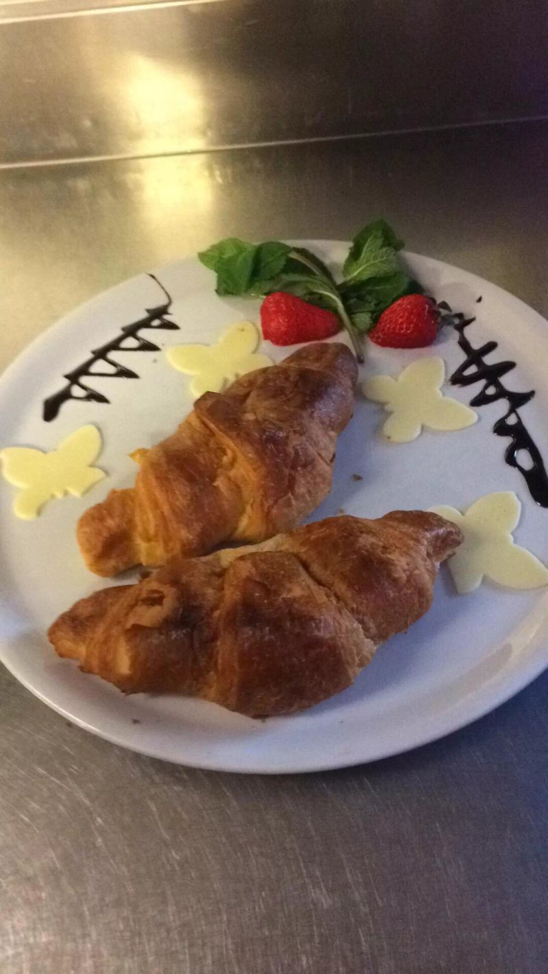 La Grotte Breakfastbar