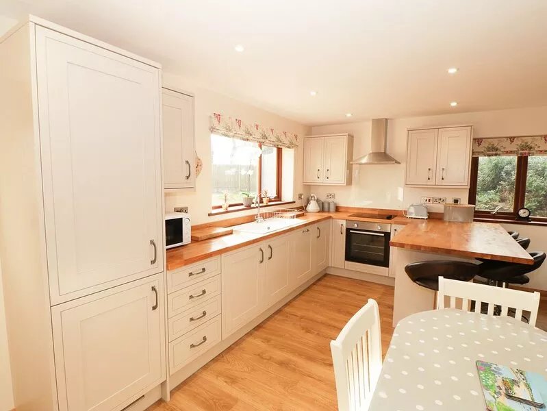 BODNEITHIOR, family friendly, with a garden in Llanerchymedd