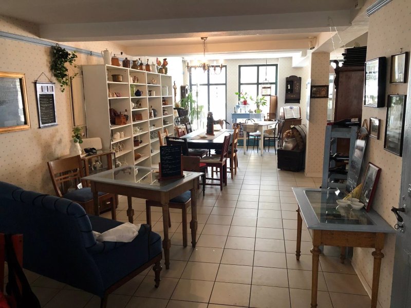 Cafe & Bistro "La Commode"