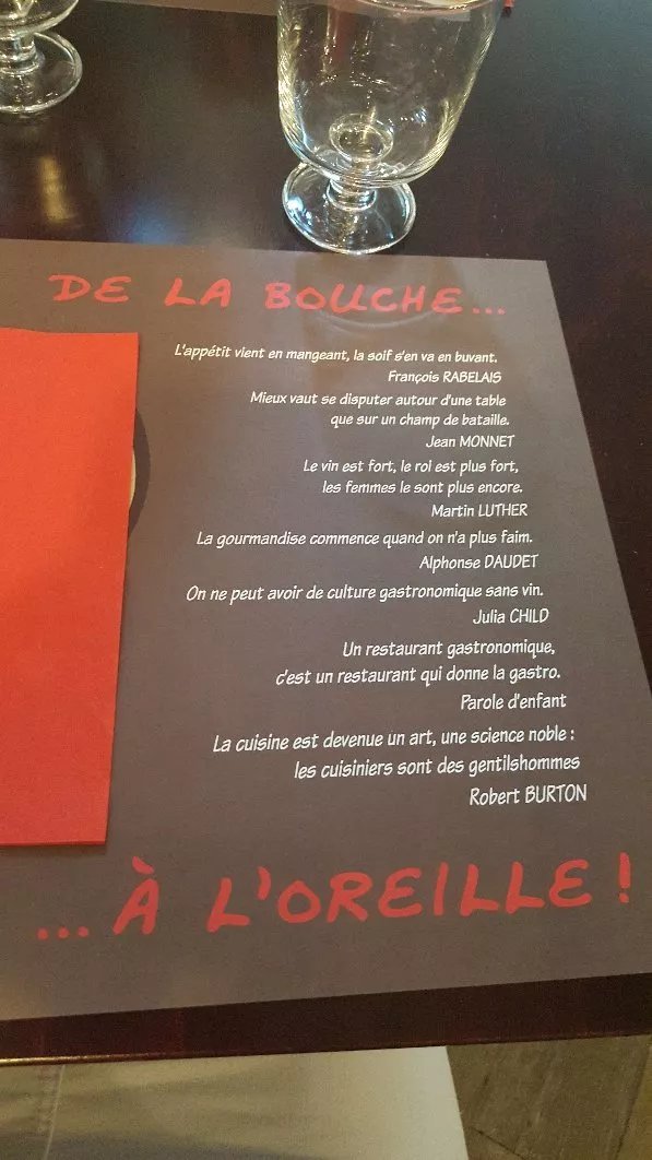 De La Bouche A l'Oreille