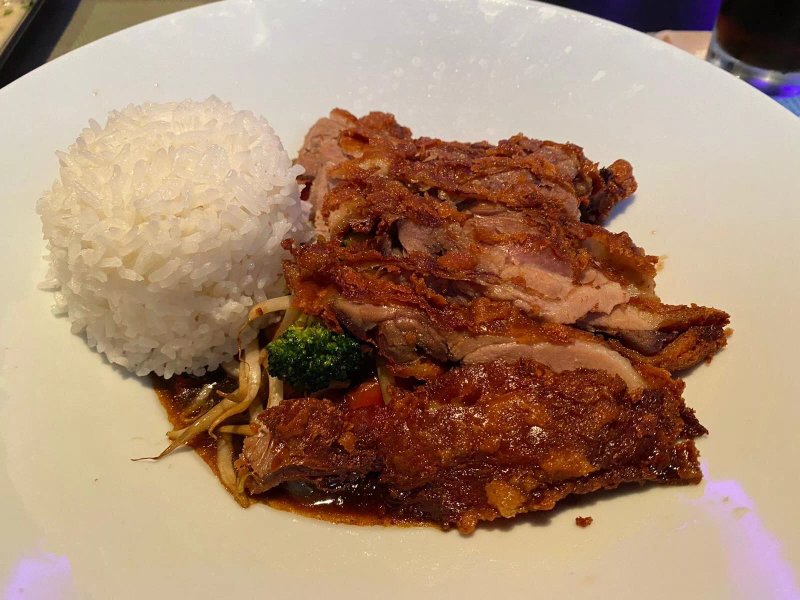 Yumi Hotel