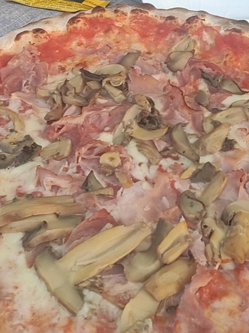 pizzeria ristorante tre Pini di Scalambra michelle