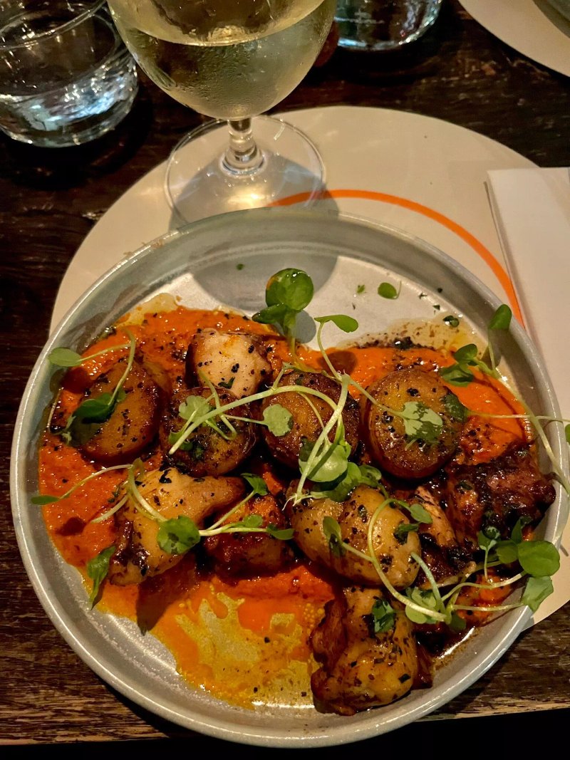 Gees Restaurant & Bar