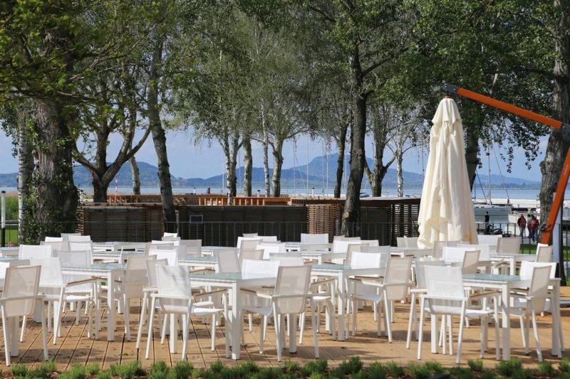 Fenyves Yacht Club Hotel & Restaurant