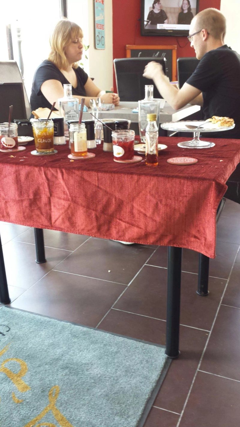 La Petite Malle - Cafe Jeux