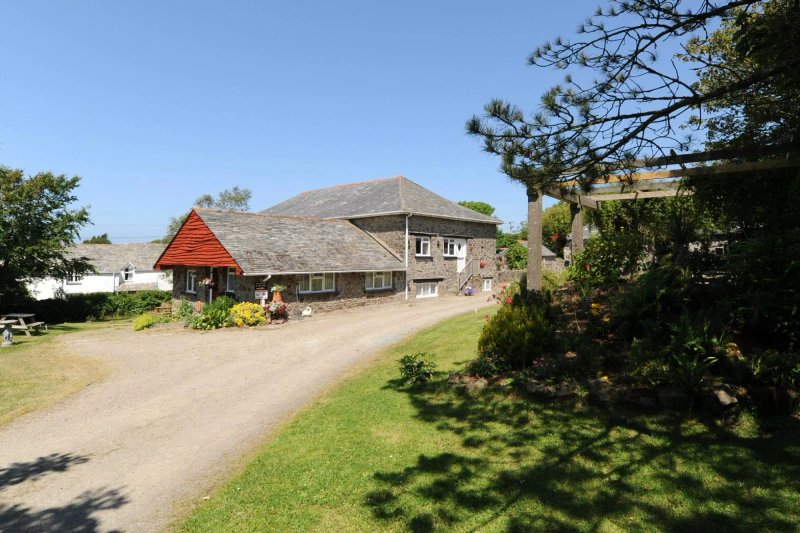 Mead Barn Holiday Cottages
