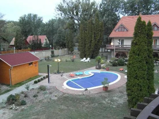 Zsanett Hotel