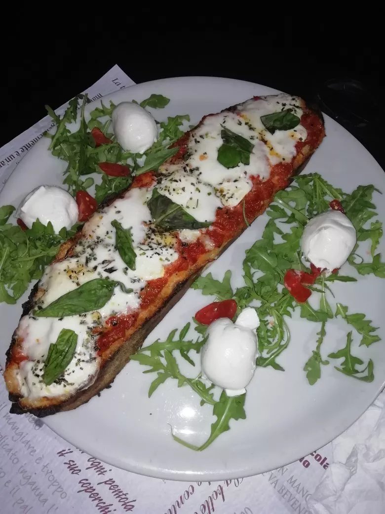 Pizzeria E Rosticceria La Metro Di Raffaele Iuliano