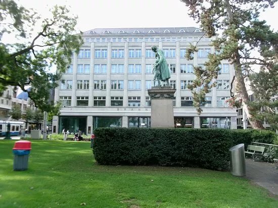 Pestalozzi-denkmal Von Karl Siegwart