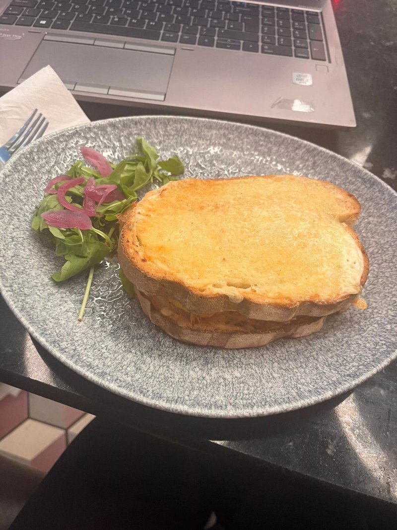 Hawker Bar London Luton Airport