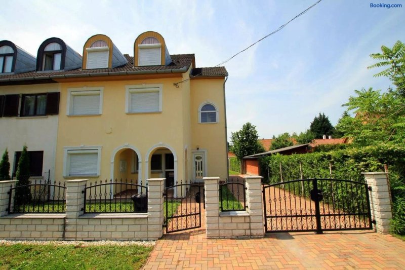 FausztLand Apartments