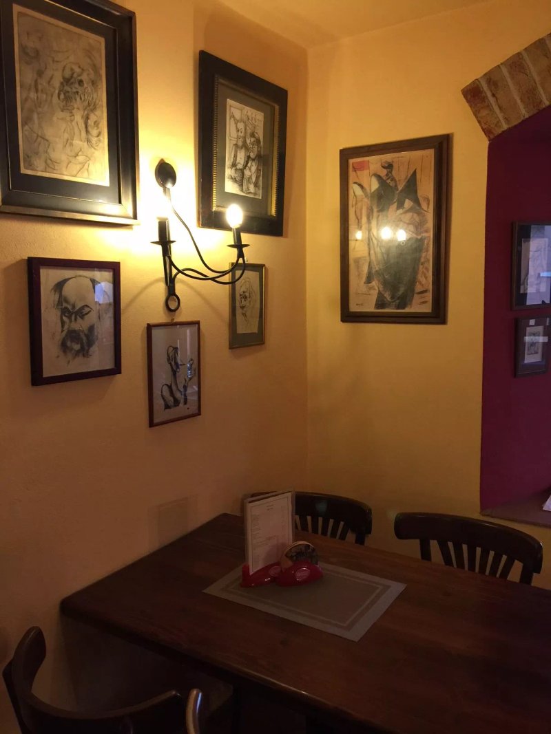 Restaurace V podzamci